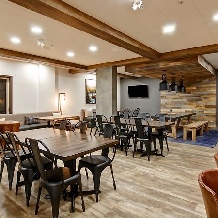 Canalta Lodge Banff Bagian luar foto