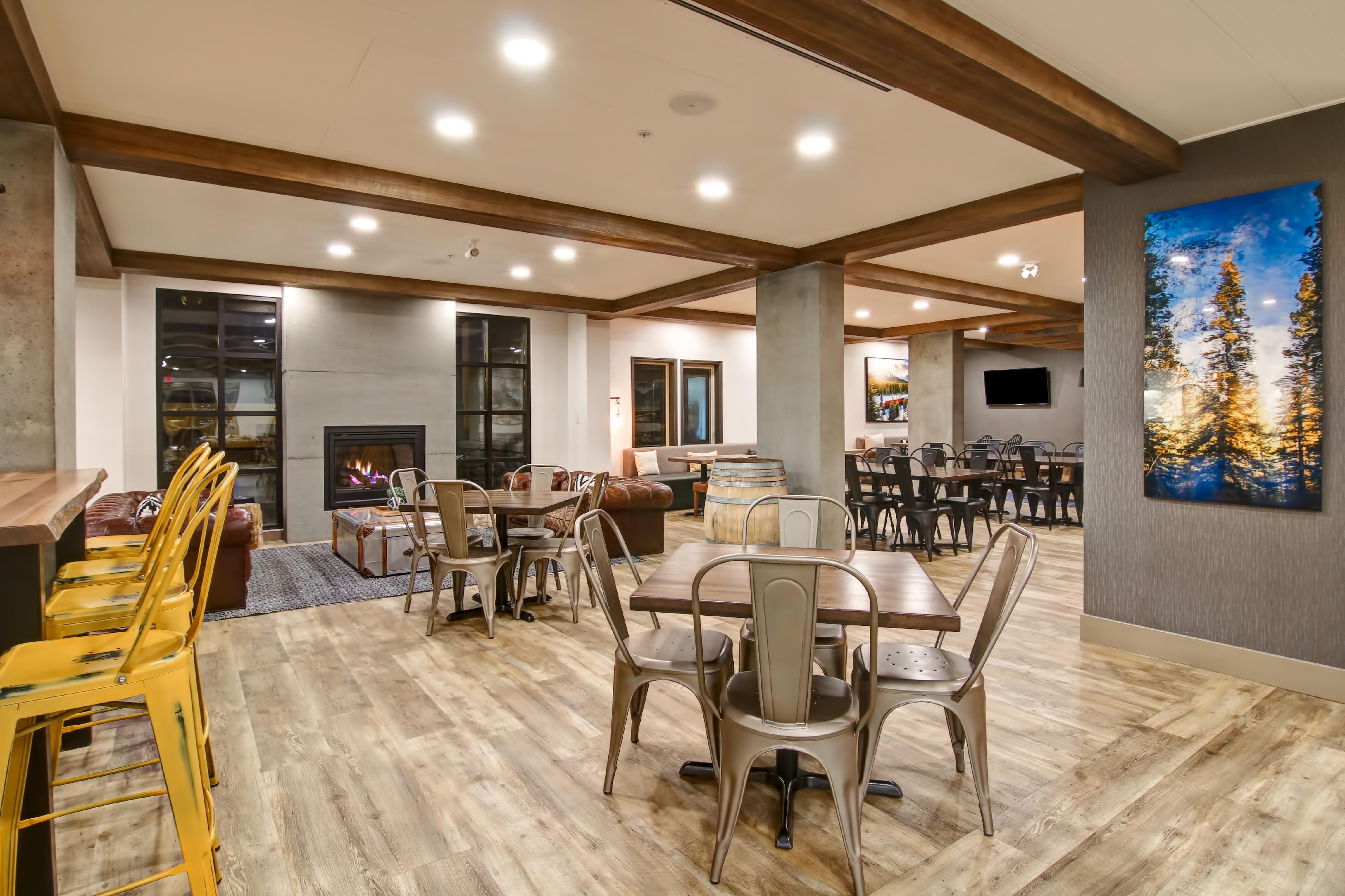 Canalta Lodge Banff Bagian luar foto